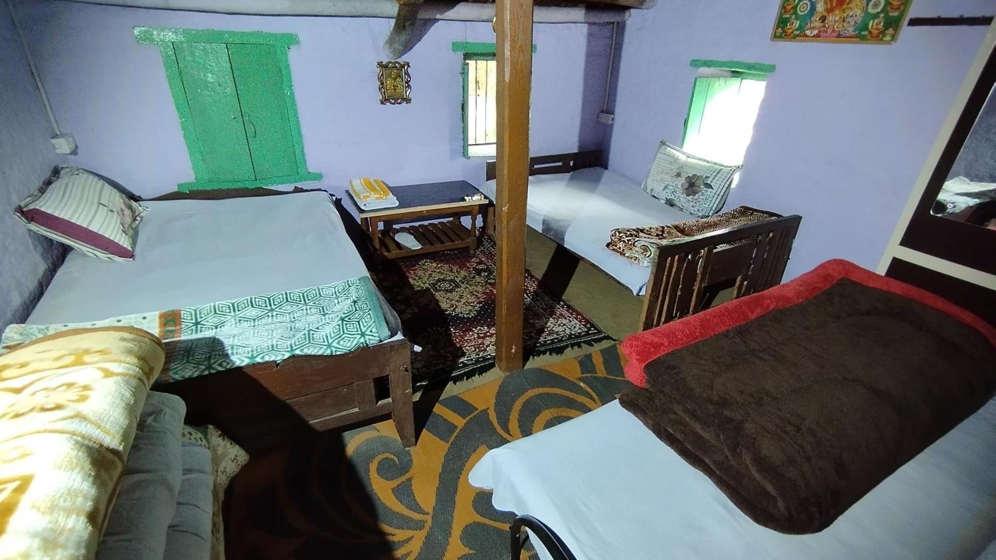 Dwarahat Village Farmstay- Babaji'S Cave Camera foto