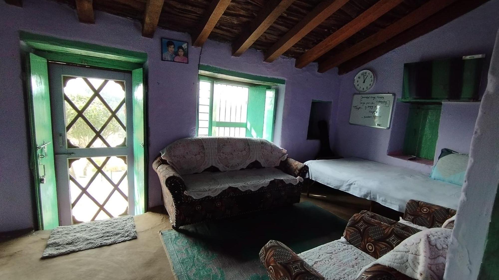 Dwarahat Village Farmstay- Babaji'S Cave Camera foto