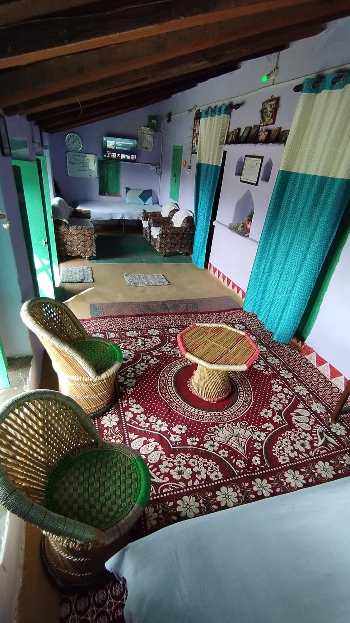 Dwarahat Village Farmstay- Babaji'S Cave Camera foto