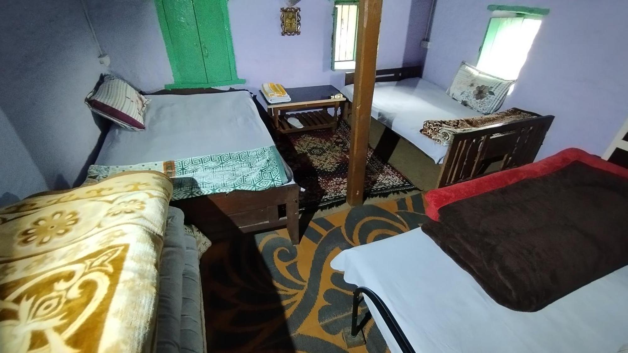 Dwarahat Village Farmstay- Babaji'S Cave Camera foto