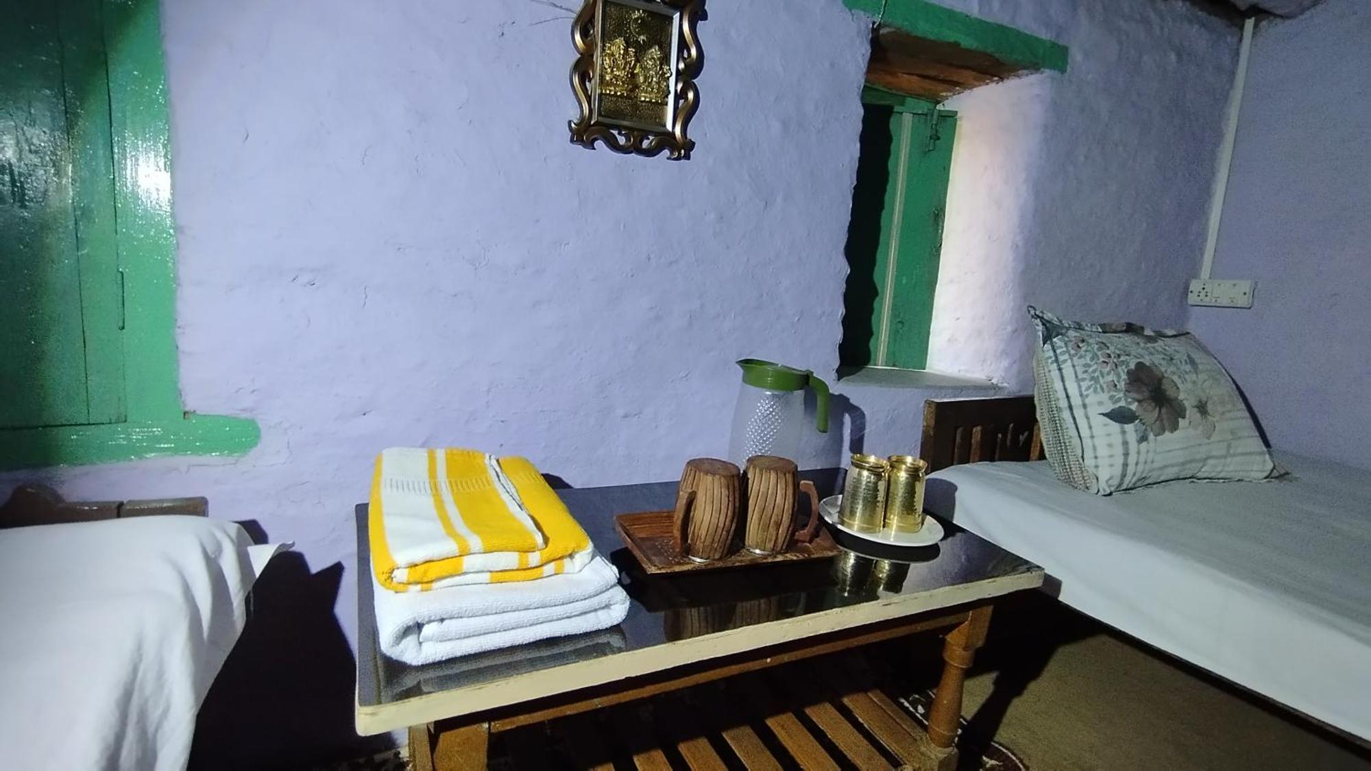 Dwarahat Village Farmstay- Babaji'S Cave Camera foto