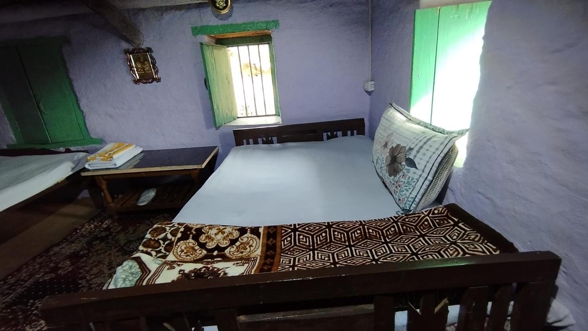 Dwarahat Village Farmstay- Babaji'S Cave Camera foto